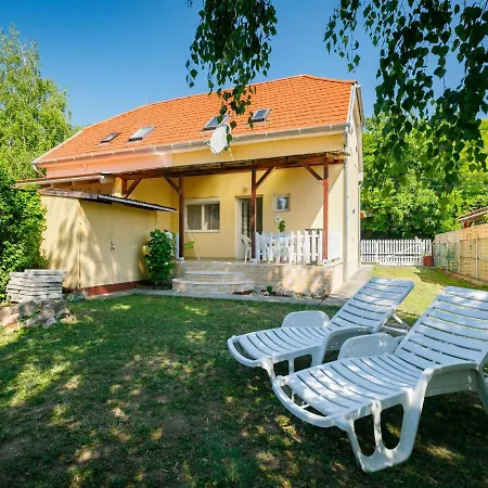 Casa vacanze Holiday Home Balaton H2056