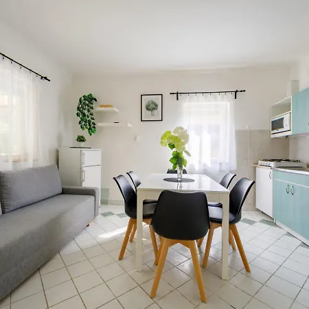Holiday Home Balaton H2056 Casa vacanze Balatonszarszo